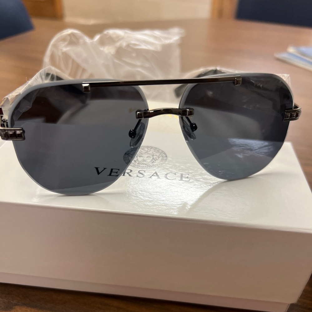 Versace Aviator Sunglasses 2225 Brand New